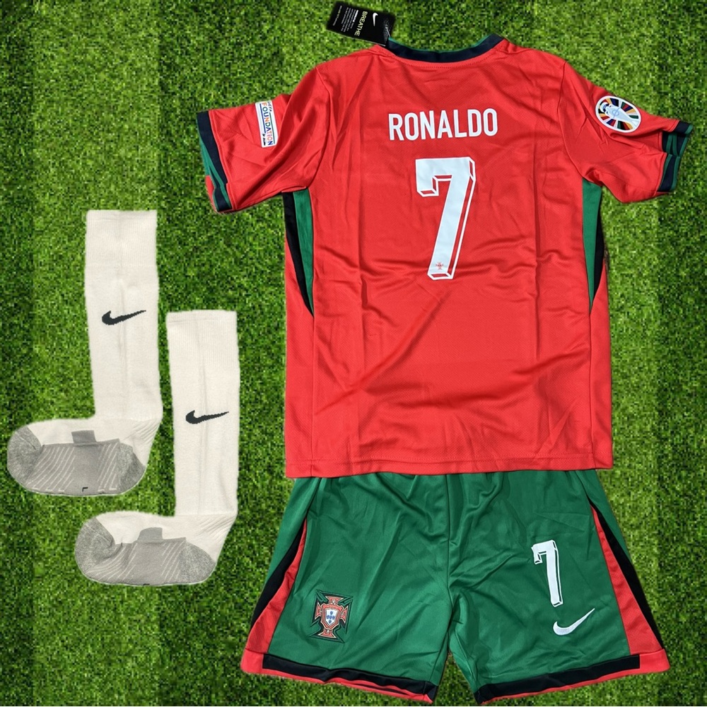 Nike Ronaldo Portugal 2024 Home Kids Set,socks included Unisex - Picture 2 of 2